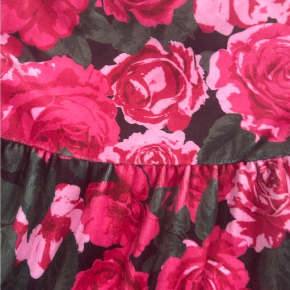 Little girls dress size 6 - Picture 2 of 3